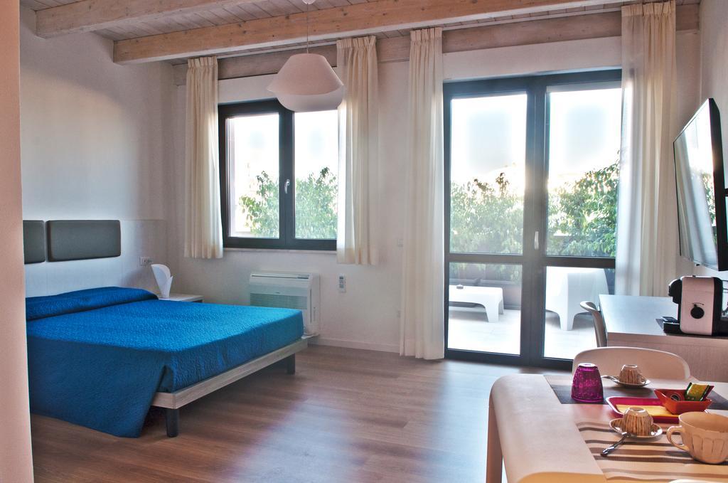 Four Rooms Guesthouse Oristano Exterior foto