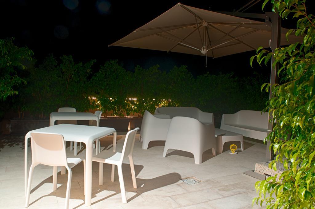 Four Rooms Guesthouse Oristano Exterior foto